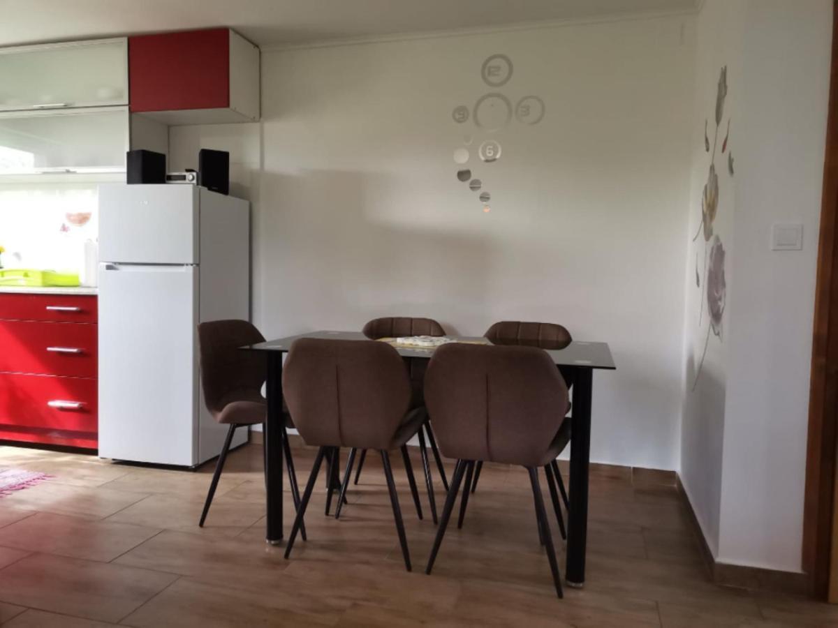 Apartamento Forrás Vendégház Tata Exterior foto