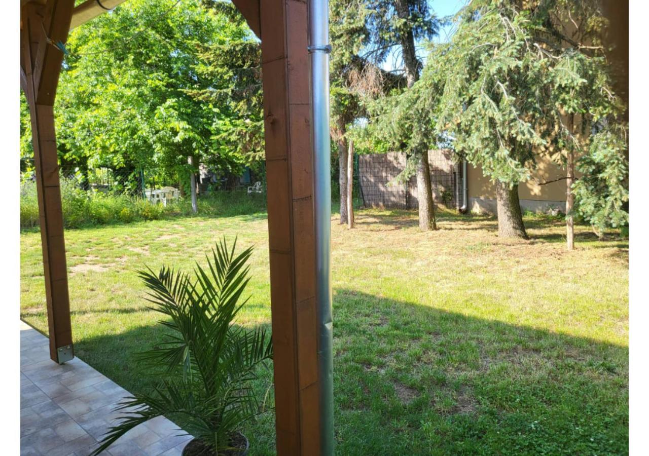 Apartamento Forrás Vendégház Tata Exterior foto