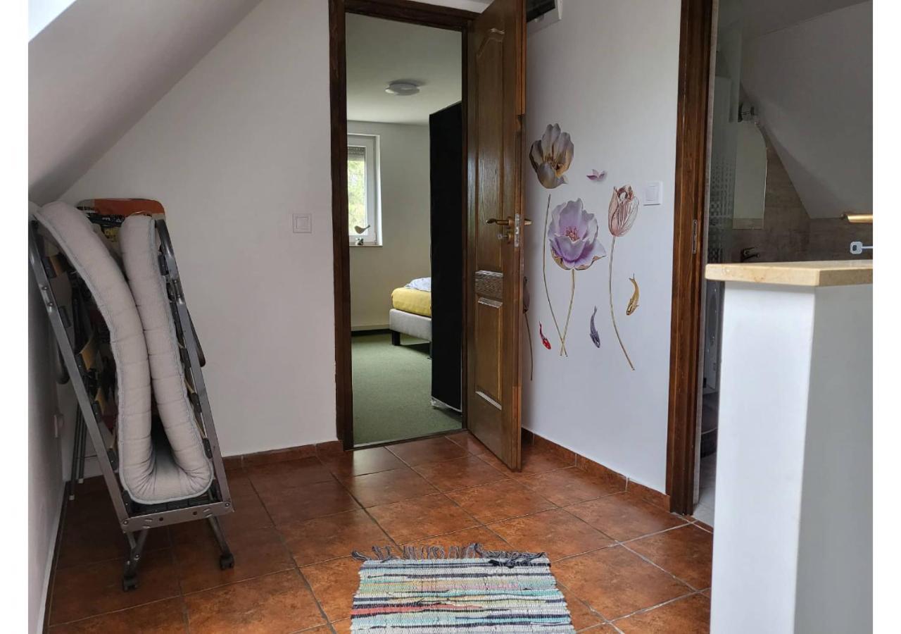 Apartamento Forrás Vendégház Tata Exterior foto