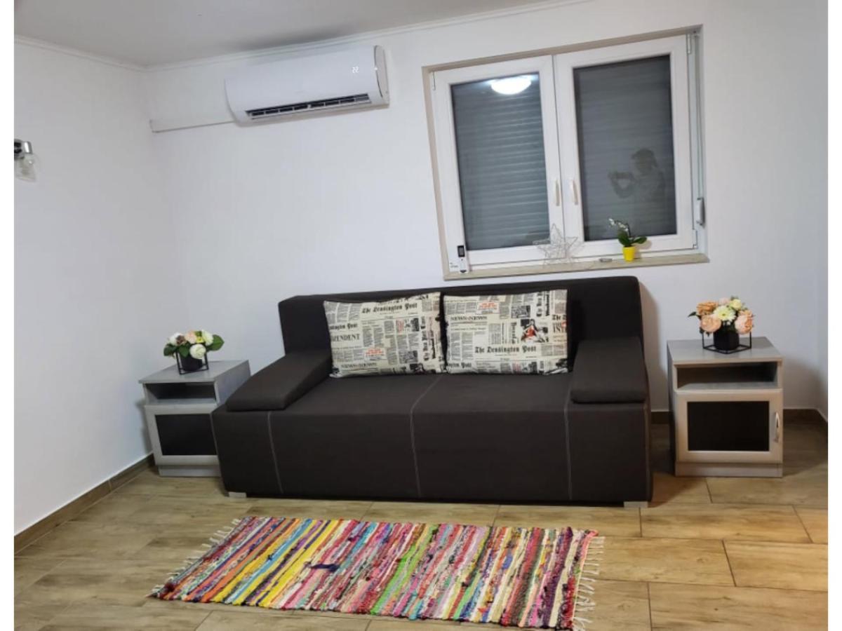 Apartamento Forrás Vendégház Tata Exterior foto